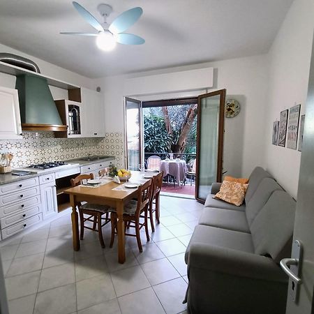 Appartamenti Casa Nina, Lago,Montagne, Uliveti Brenzone sul Garda Ngoại thất bức ảnh