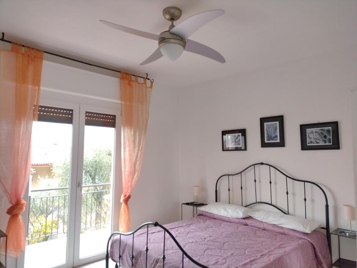Appartamenti Casa Nina, Lago,Montagne, Uliveti Brenzone sul Garda Ngoại thất bức ảnh