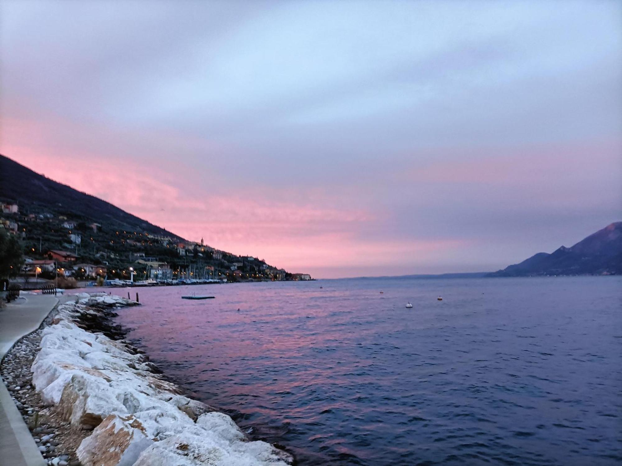 Appartamenti Casa Nina, Lago,Montagne, Uliveti Brenzone sul Garda Ngoại thất bức ảnh