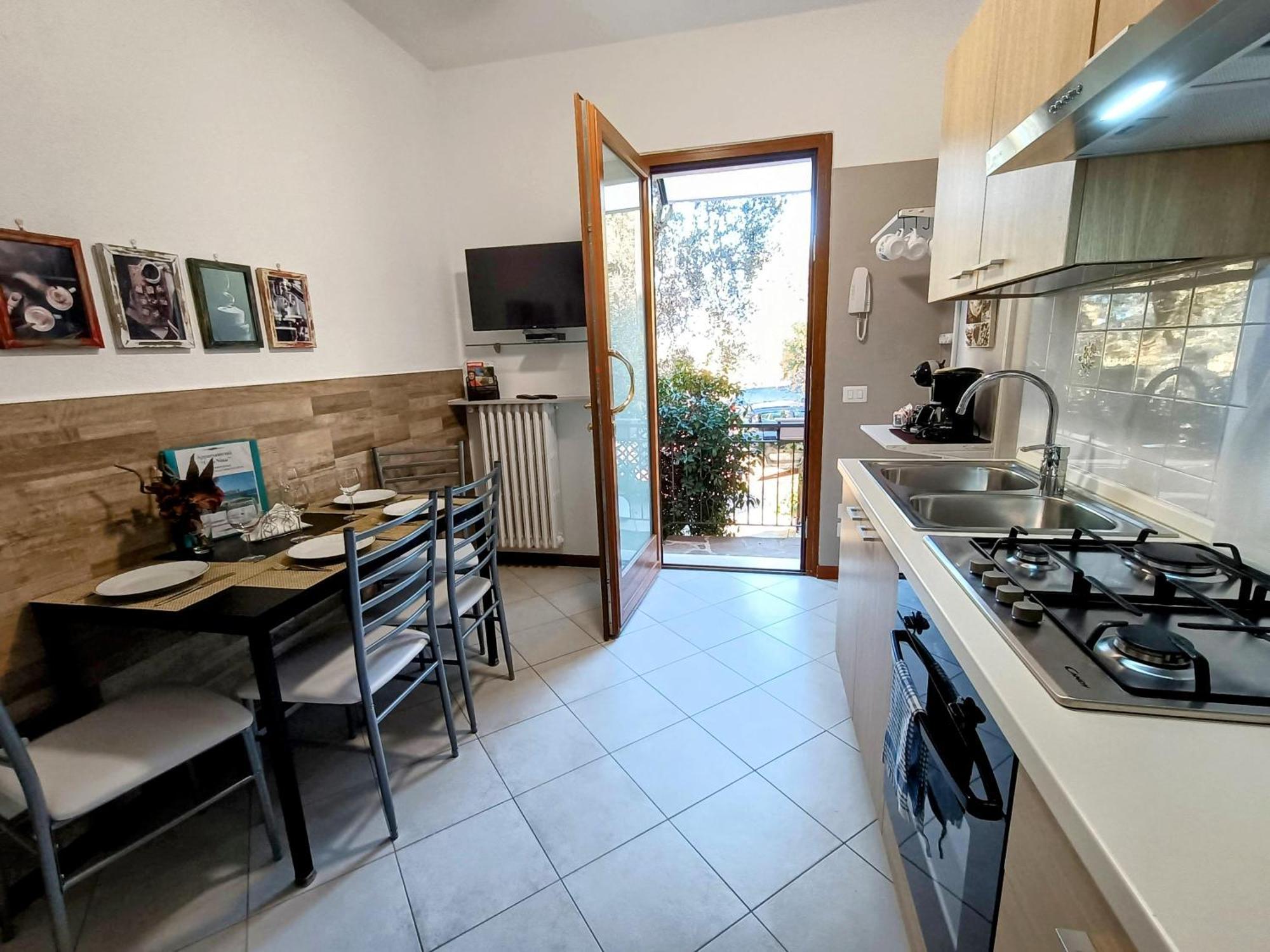 Appartamenti Casa Nina, Lago,Montagne, Uliveti Brenzone sul Garda Ngoại thất bức ảnh
