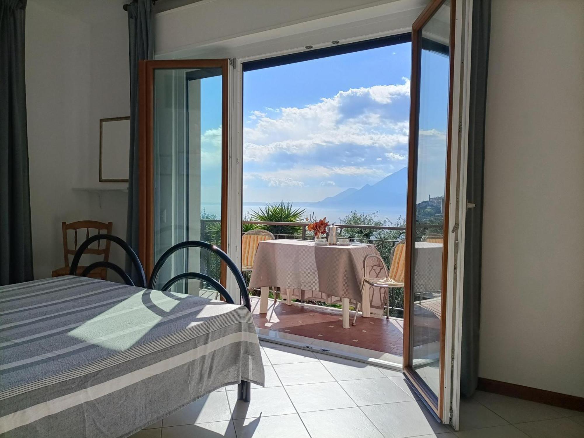 Appartamenti Casa Nina, Lago,Montagne, Uliveti Brenzone sul Garda Ngoại thất bức ảnh